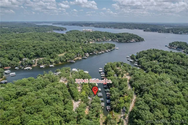 $525,000 | 30946 Redbud Lane, Rocky Mount, MO 65072