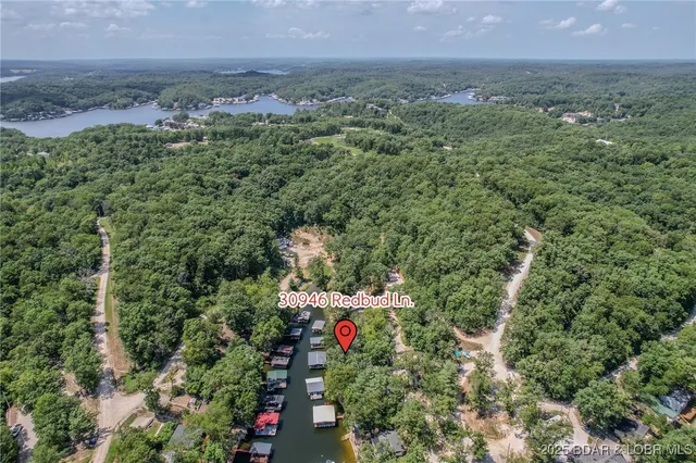 $525,000 | 30946 Redbud Lane, Rocky Mount, MO 65072