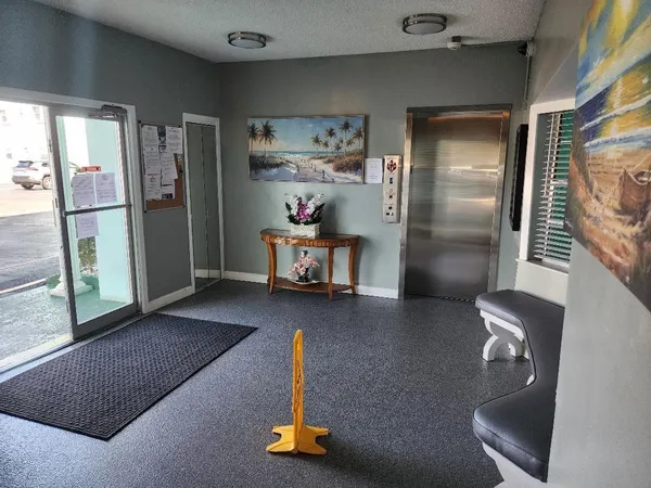 $1,750 | 4141 Northwest 44th Avenue, Unit 426, Lauderdale Lakes, FL 33319