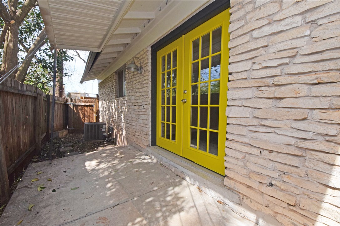 6400 Brookside Drive, Unit B Austin, TX 78723 - Photo 21 of 25 a view of front door of house