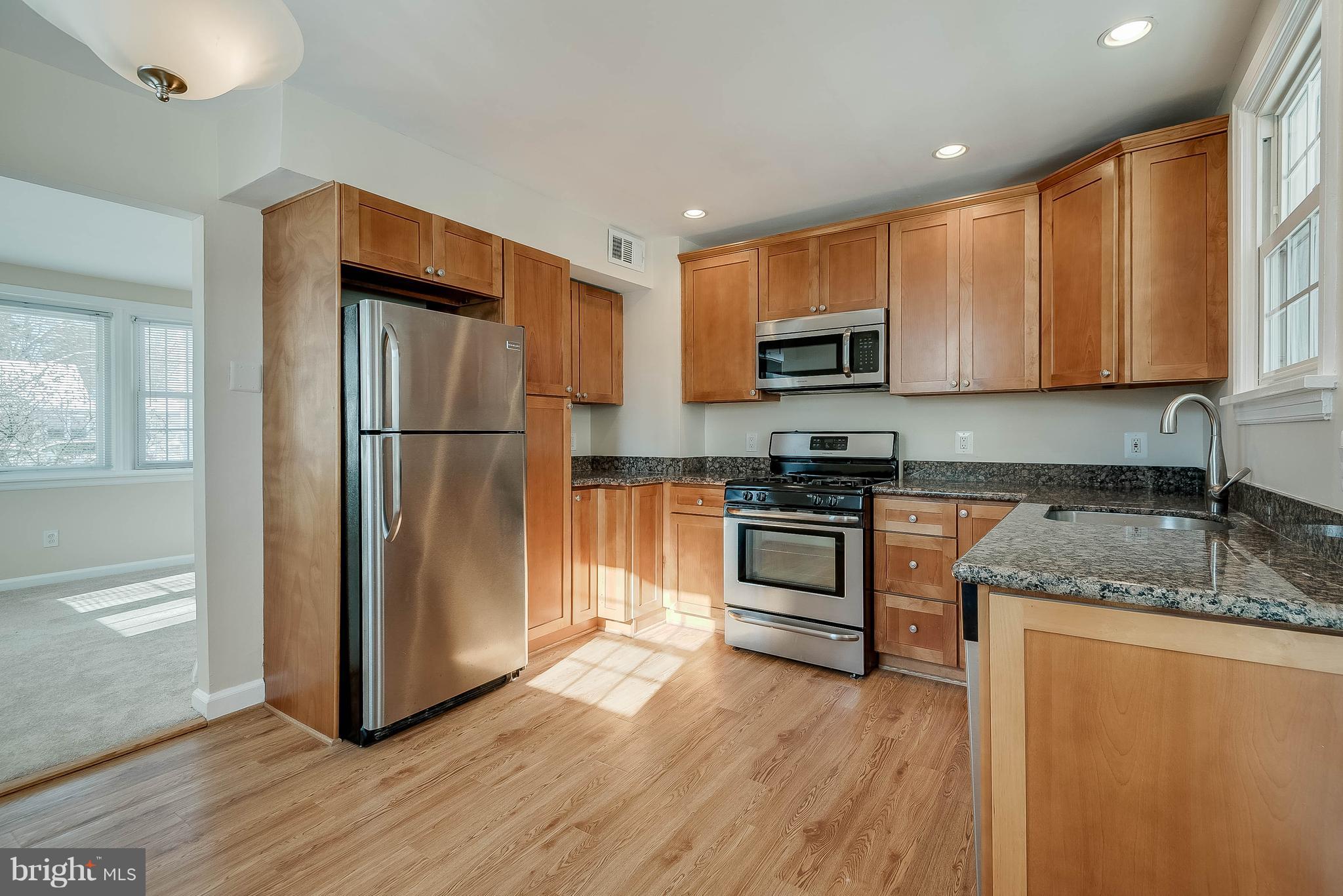 3223 Blundell Road Falls Church, VA 22042 - Photo 3 of 33