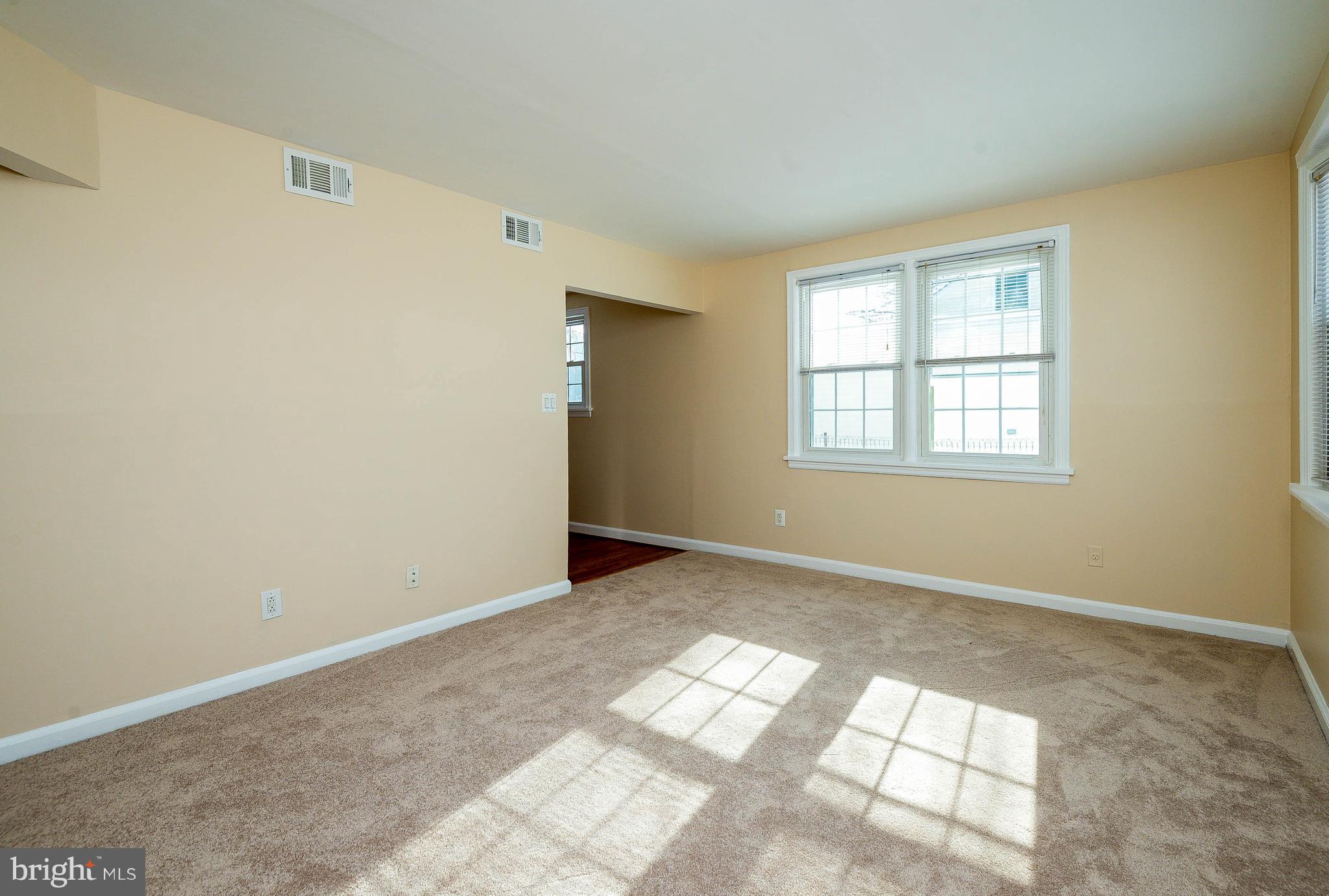 3223 Blundell Road Falls Church, VA 22042 - Photo 5 of 33