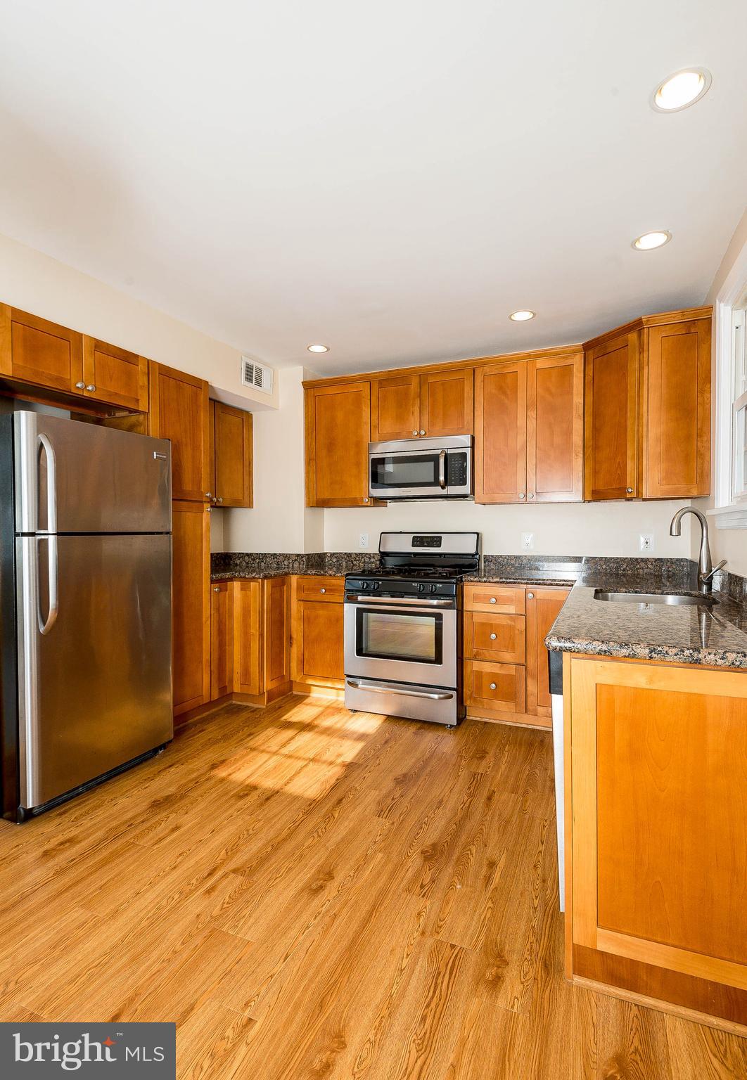 3223 Blundell Road Falls Church, VA 22042 - Photo 7 of 33