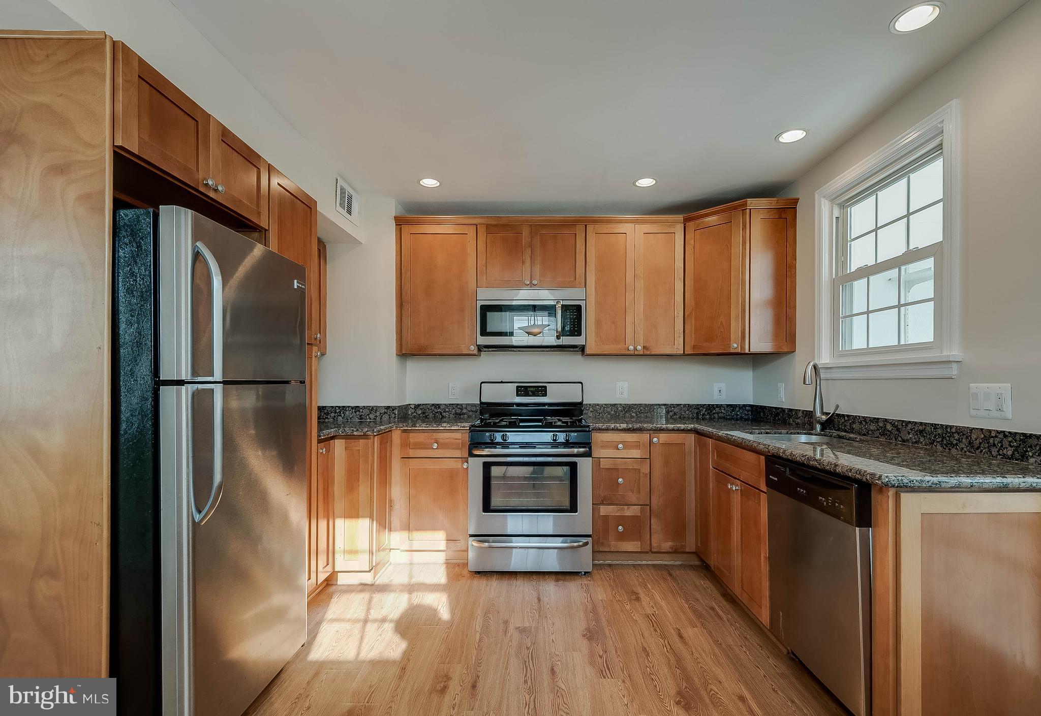 3223 Blundell Road Falls Church, VA 22042 - Photo 9 of 33