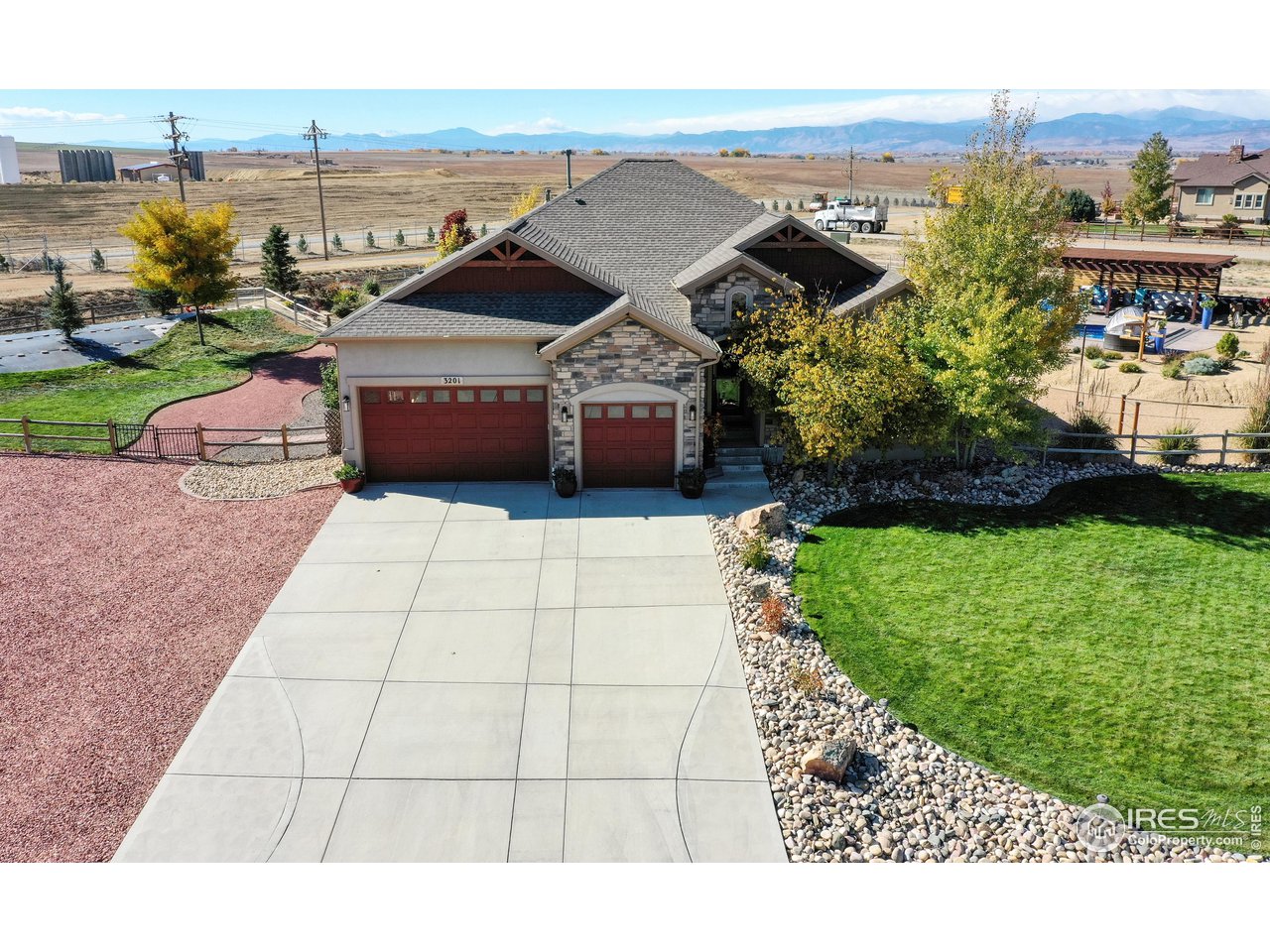 3201 Timeless Circle Berthoud, CO 80513 - Photo 2 of 39 Large 3 car garage