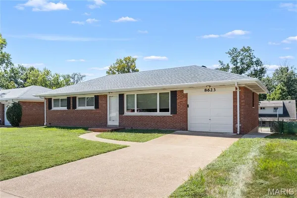$2,495 | 8623 Villa Crest Drive, Crestwood, MO 63126