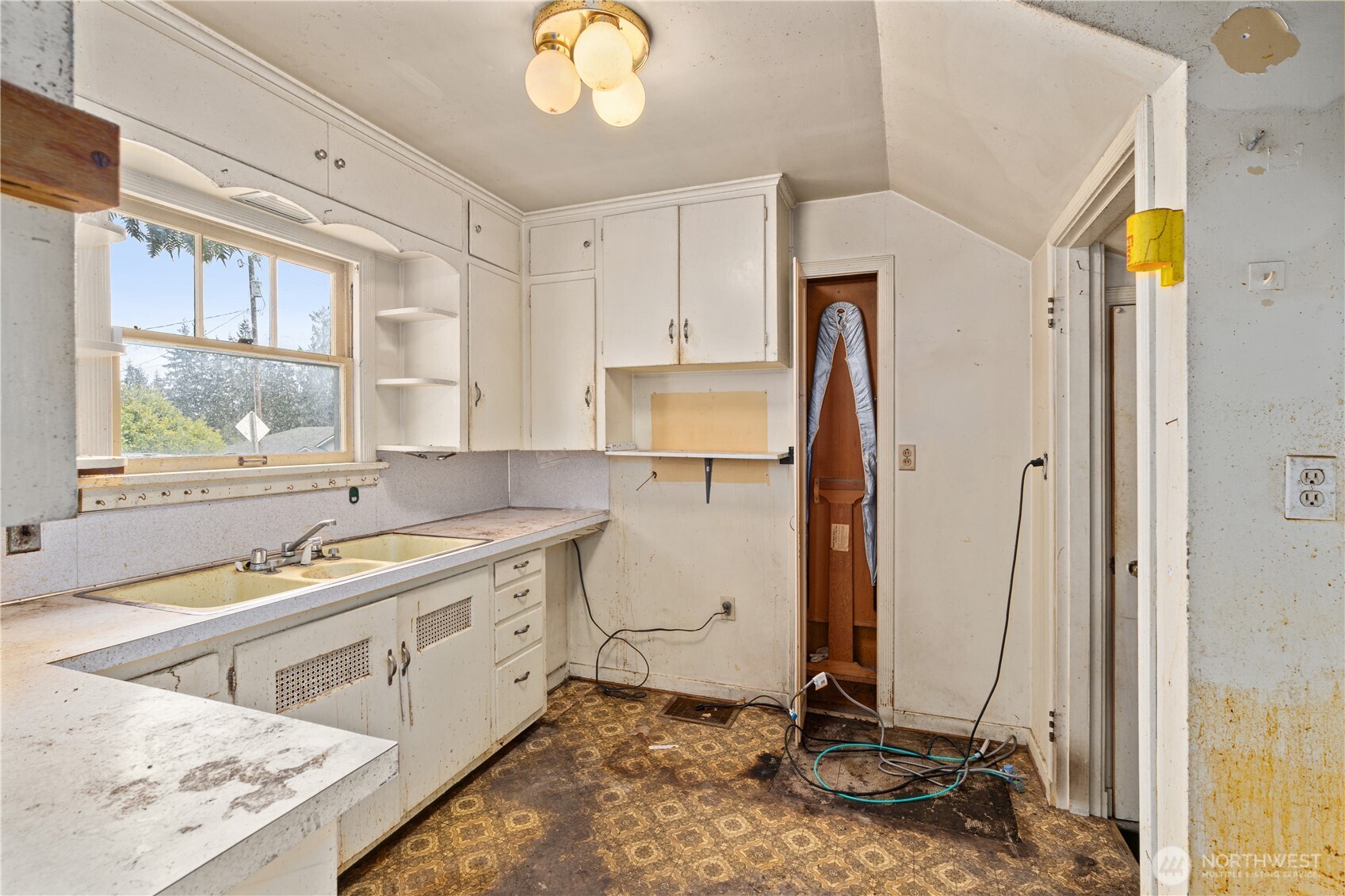 1405 75th Street Southeast Everett, WA 98203 - Photo 15 of 32