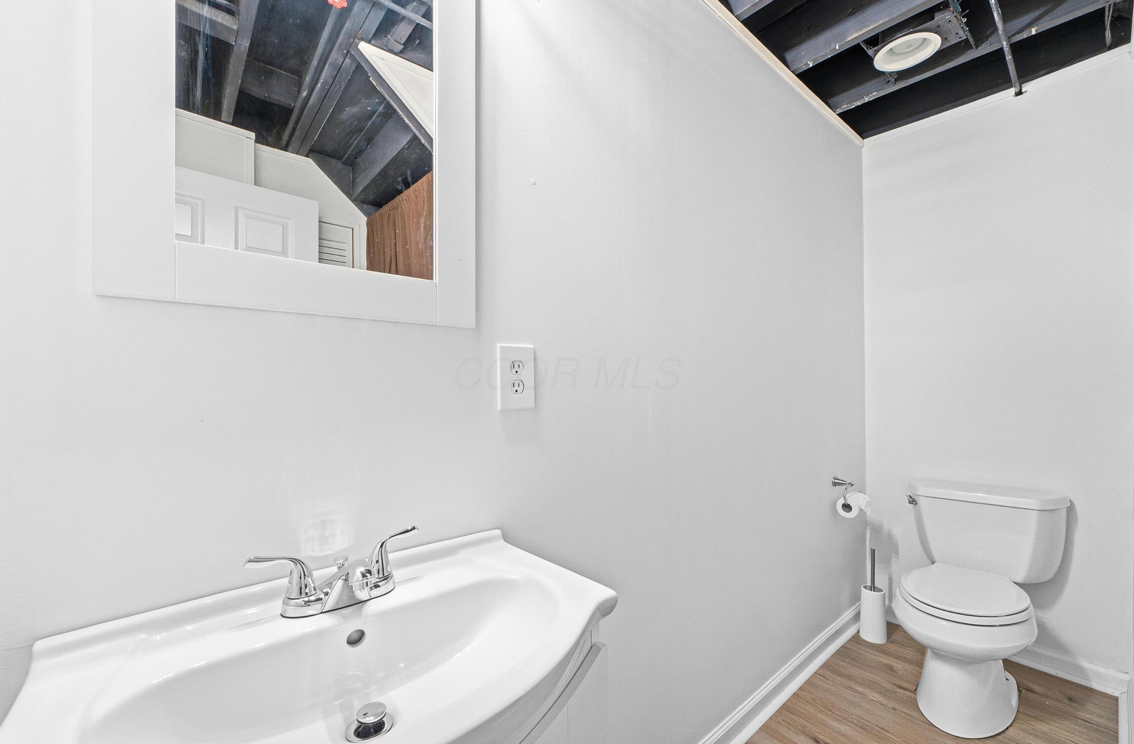 637 Ridenour Road Columbus, OH 43230 - Photo 42 of 61 Half Bath