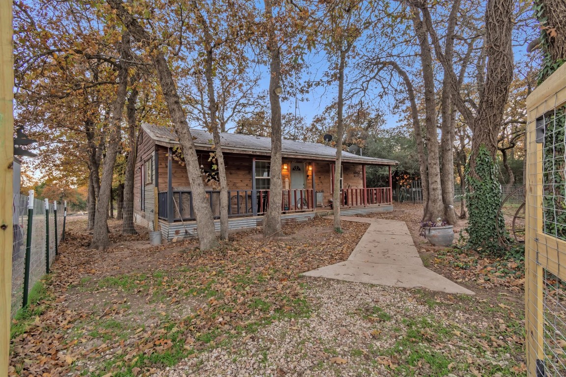 146 Wayside Drive Elgin, TX 78621 - Photo 2 of 24