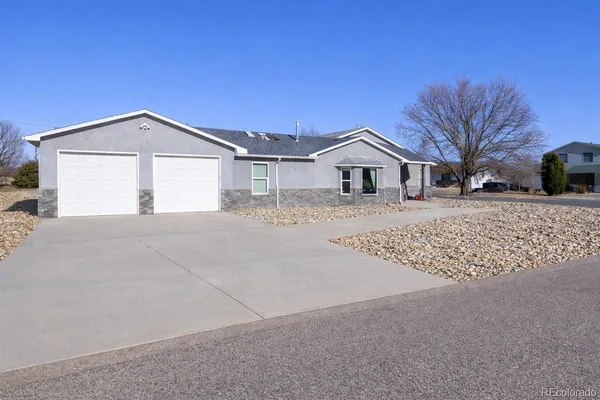 $255,000 | 2 Meadow Lane, Swink, CO 81077