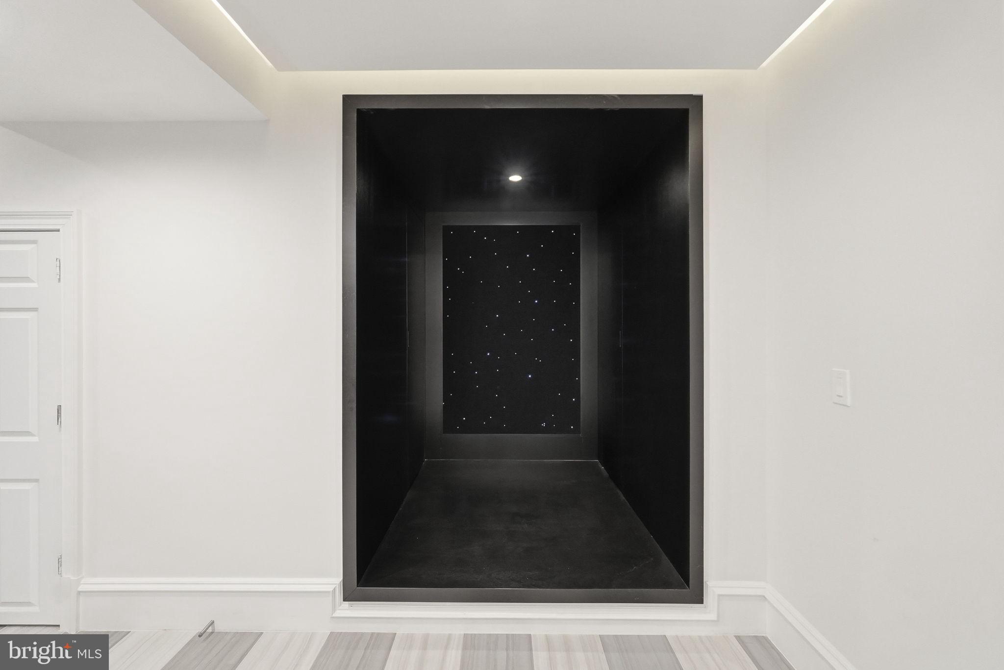 8537 Rapley Preserve Circle Potomac, MD 20854 - Photo 35 of 40 a view of entryway