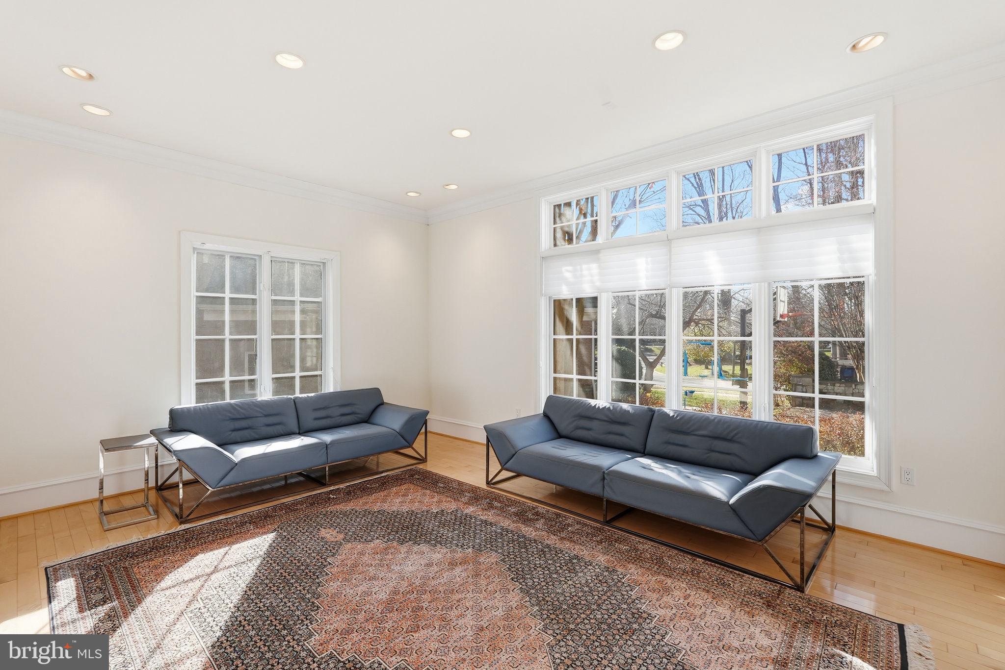 8537 Rapley Preserve Circle Potomac, MD 20854 - Photo 5 of 40 a living room with furniture and a window