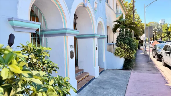$2,600 | 736 13th Street, Unit 107, Miami Beach, FL 33139