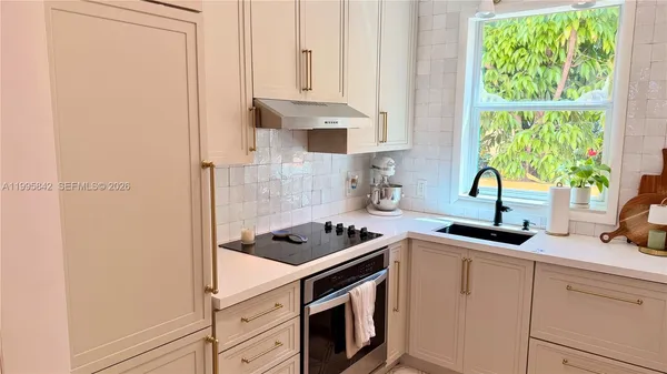 $2,600 | 736 13th Street, Unit 107, Miami Beach, FL 33139
