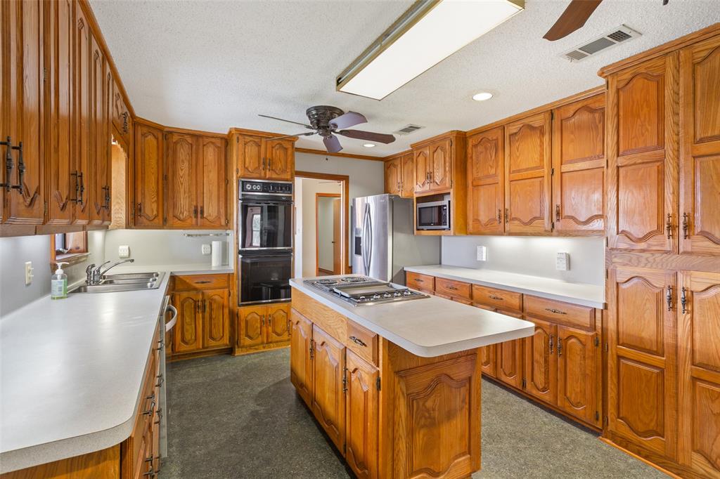 649 Highway 84 Fairfield, TX 75840 - Photo 10 of 39