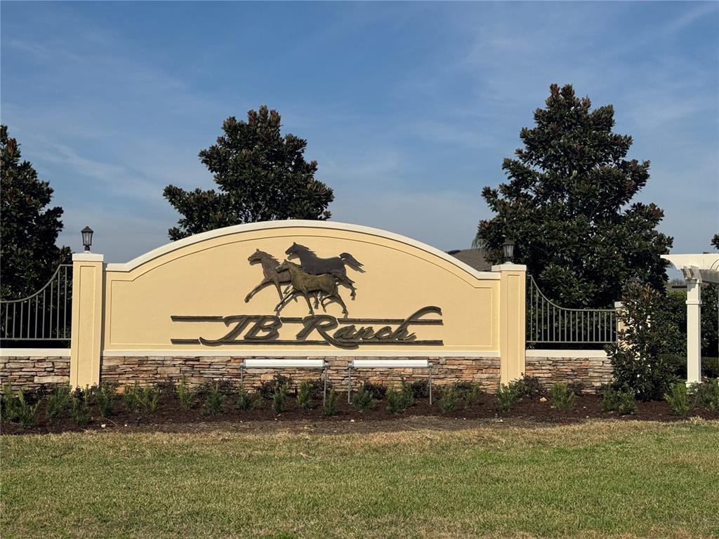 6243 Southwest 89th St Road Ocala, FL 34476 - Photo 3 of 57