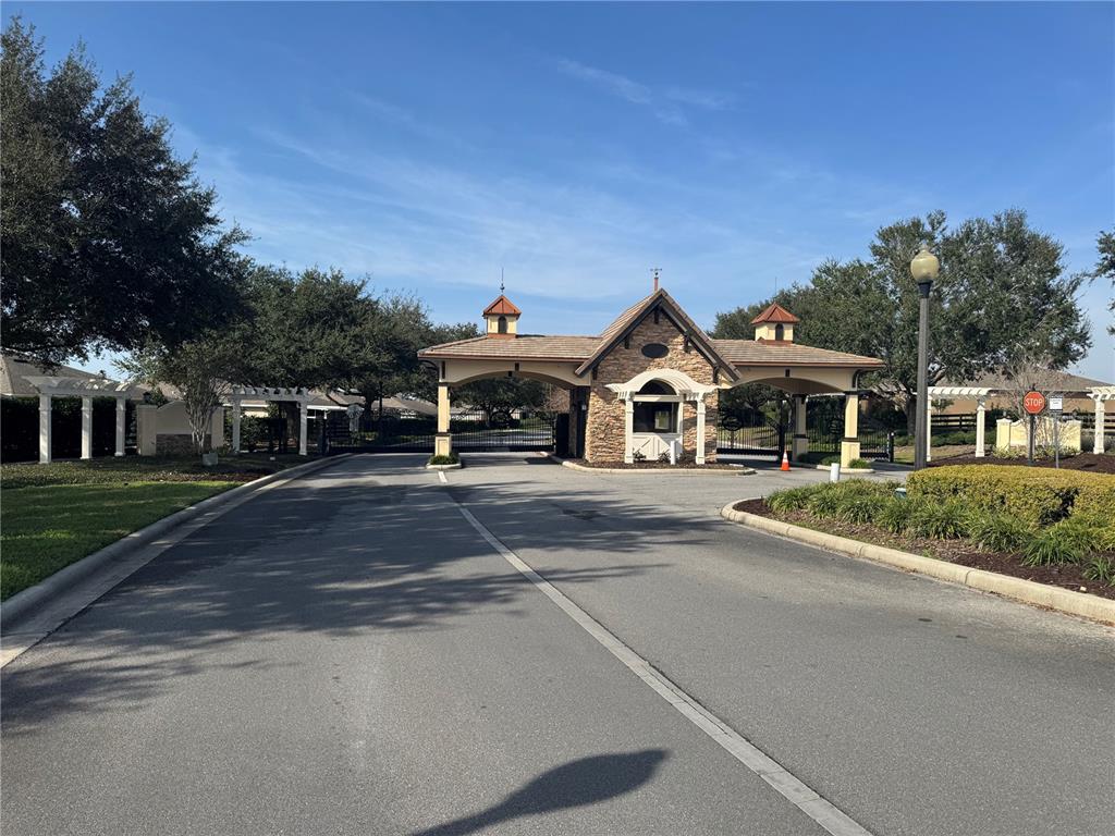 6243 Southwest 89th St Road Ocala, FL 34476 - Photo 4 of 57 a view of house with street and trees
