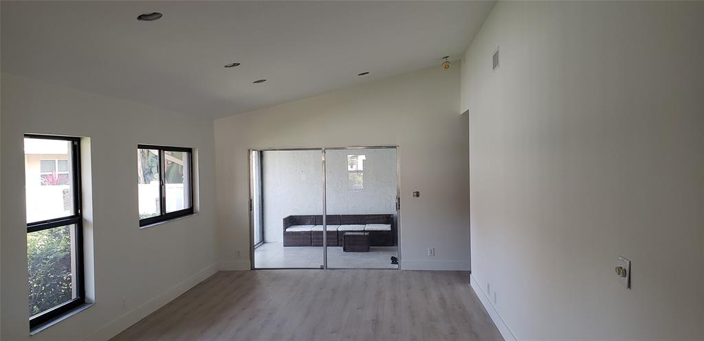 8166 Springtree Road, Unit A Boca Raton, FL 33496 - Photo 4 of 9 Living Space