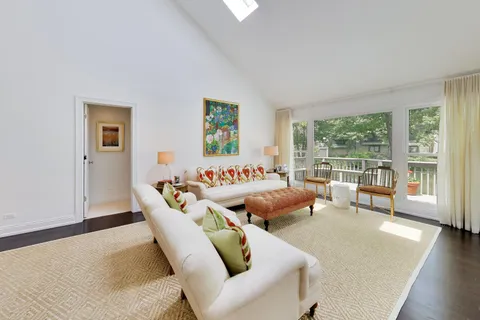 $910,000 | 32 Warrington Drive, Lake Bluff, IL 60044