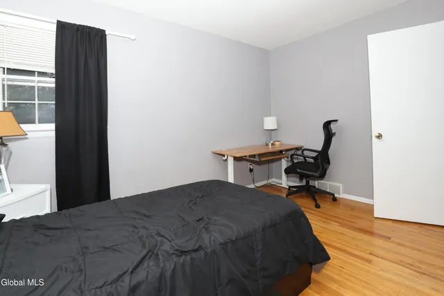 $499,900 | 957 West Pine Hill Drive, Guilderland, NY 12303