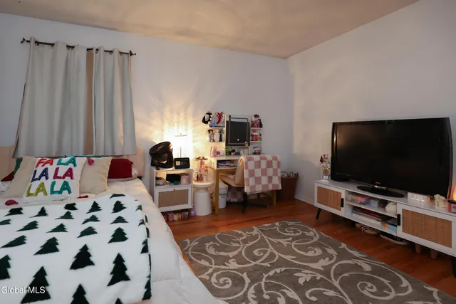 $499,900 | 957 West Pine Hill Drive, Guilderland, NY 12303