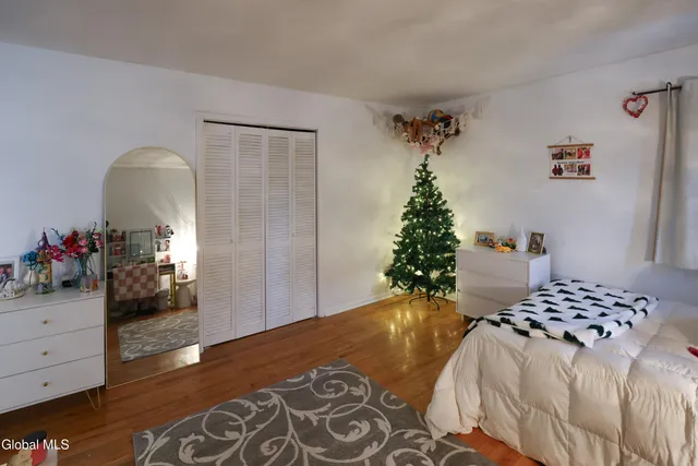 $499,900 | 957 West Pine Hill Drive, Guilderland, NY 12303