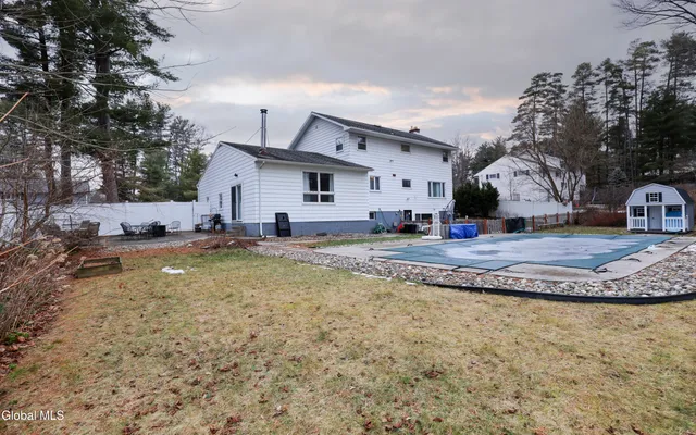 $499,900 | 957 West Pine Hill Drive, Guilderland, NY 12303