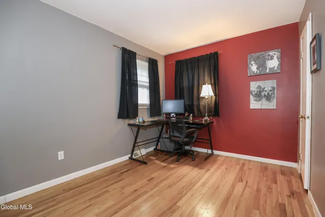 $499,900 | 957 West Pine Hill Drive, Guilderland, NY 12303