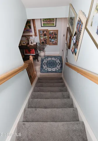 $499,900 | 957 West Pine Hill Drive, Guilderland, NY 12303