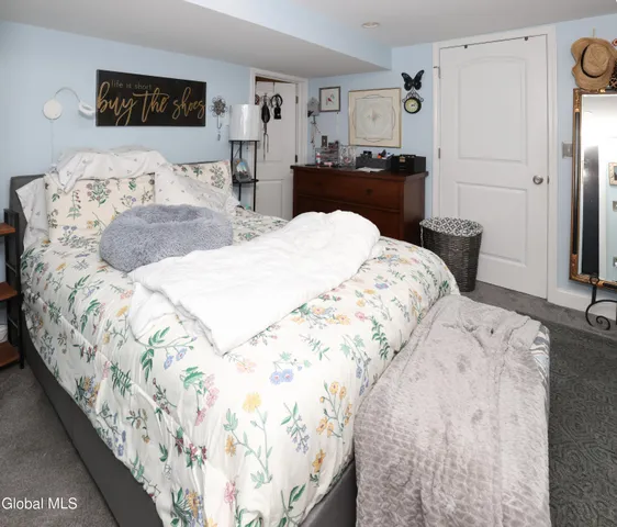 $499,900 | 957 West Pine Hill Drive, Guilderland, NY 12303