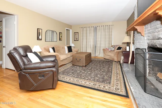 $499,900 | 957 West Pine Hill Drive, Guilderland, NY 12303