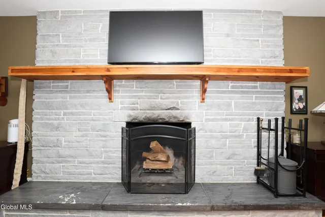 $499,900 | 957 West Pine Hill Drive, Guilderland, NY 12303