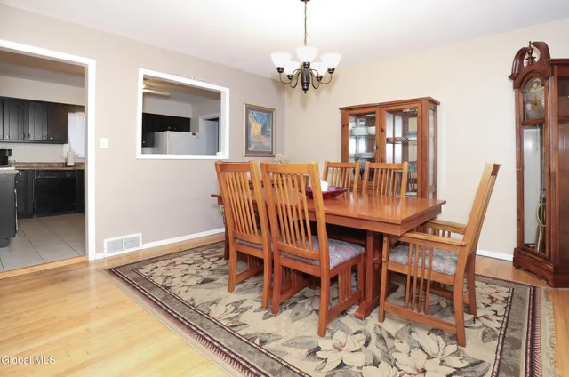 $499,900 | 957 West Pine Hill Drive, Guilderland, NY 12303