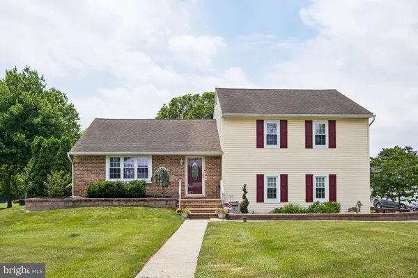$659,900 | 10 Monroe Way, Newtown, PA 18940