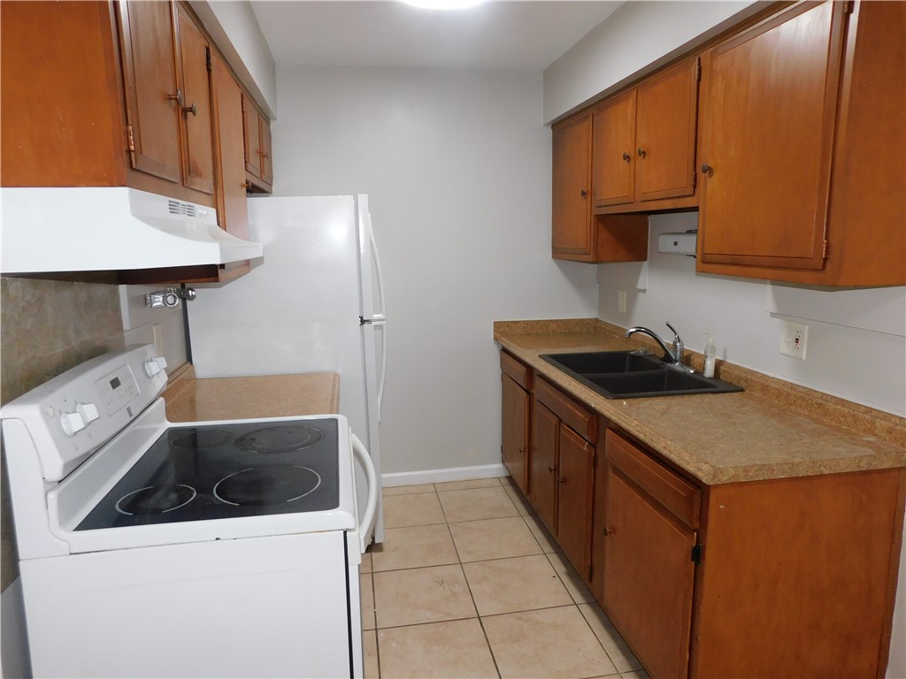 1718 Radio Road, Unit M Dayton, OH 45403 - Photo 3 of 11 Gallery Image 3