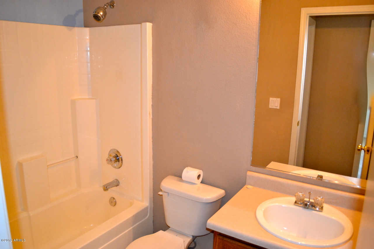 3031 West Red Fox Road Phoenix, AZ 85083 - Photo 11 of 19 Guest Bath