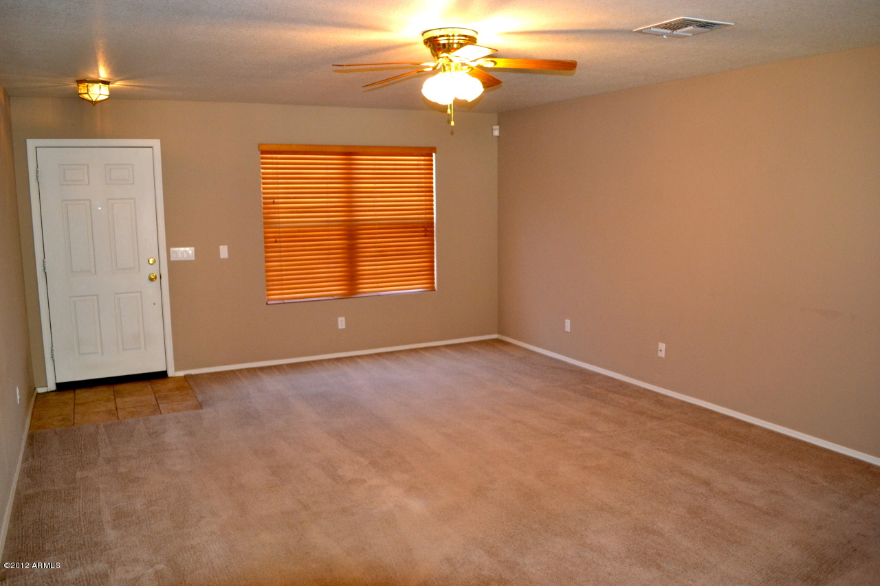 3031 West Red Fox Road Phoenix, AZ 85083 - Photo 13 of 19 Great Room 2