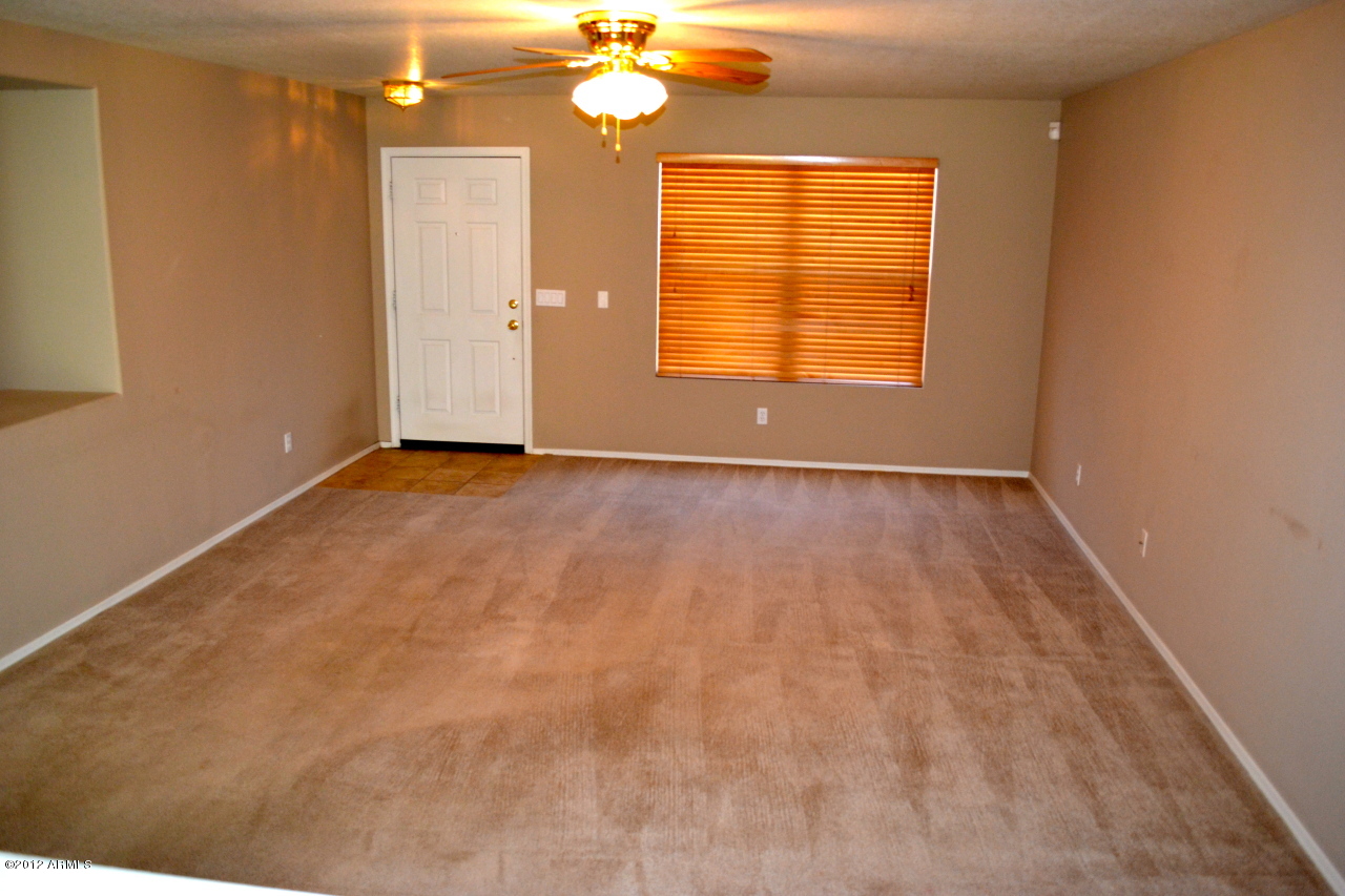 3031 West Red Fox Road Phoenix, AZ 85083 - Photo 14 of 19 Great Room 1