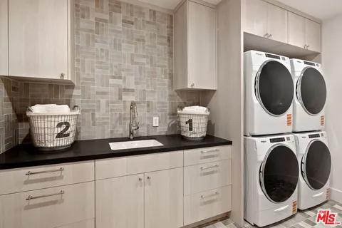 $17,695,000 | 10444 Charing Cross Road, Los Angeles, CA 90024