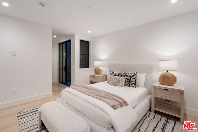 $17,695,000 | 10444 Charing Cross Road, Los Angeles, CA 90024