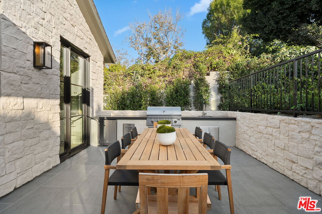 10444 Charing Cross Road Los Angeles, CA 90024 - Photo 68 of 74