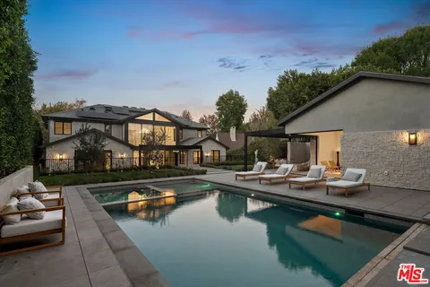 $17,695,000 | 10444 Charing Cross Road, Los Angeles, CA 90024