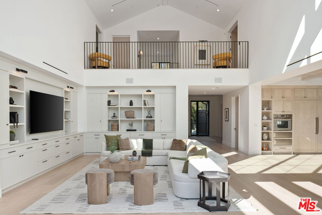 10444 Charing Cross Road Los Angeles, CA 90024 - Photo 10 of 74