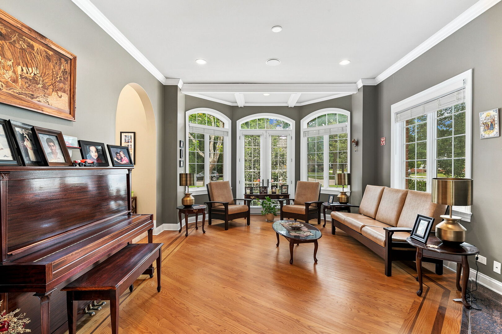 1008 Meadow Road Northbrook, IL 60062 - Photo 16 of 43 Gallery Image 16