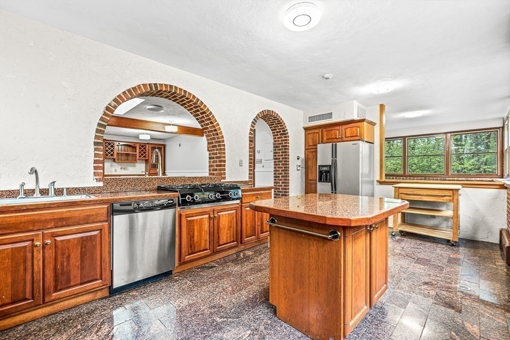 280 High Street Winchester, MA 01890 - Photo 9 of 40 Gallery Image 9
