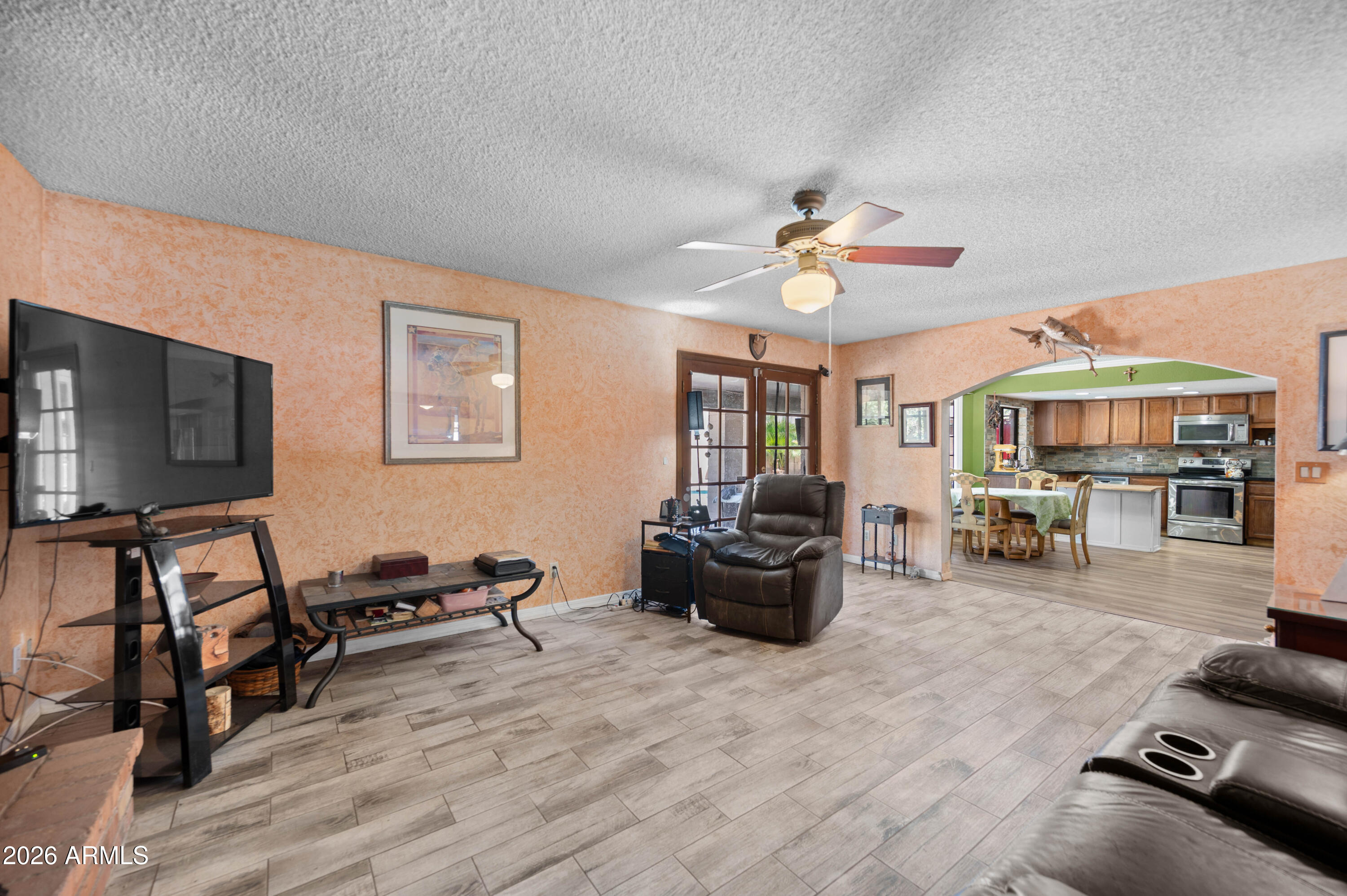 6416 West Shangri-la Road Glendale, AZ 85304 - Photo 12 of 28 Family room