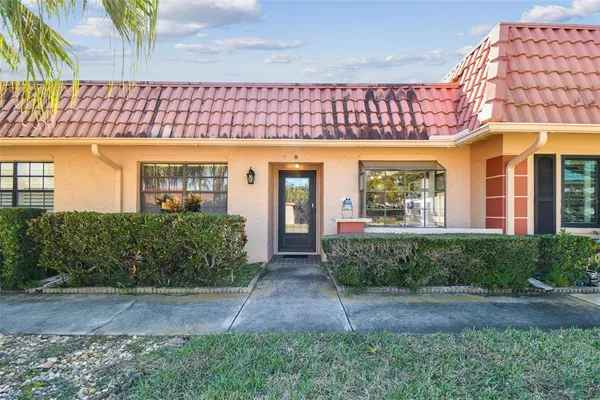 $122,900 | 19029 US Highway 19 North, Unit 10D, Clearwater, FL 33764