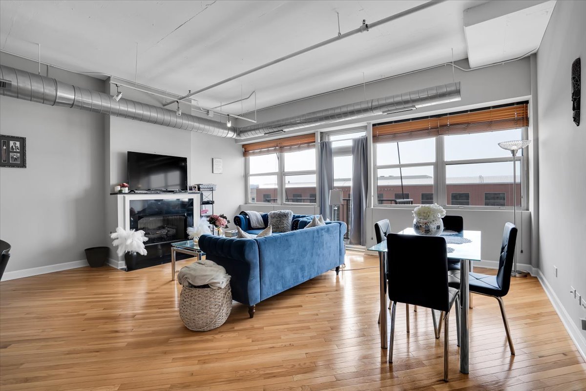 500 South Clinton Street, Unit 527 Chicago, IL 60607 - Photo 12 of 38 Gallery Image 12