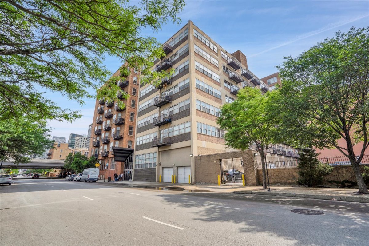 500 South Clinton Street, Unit 527 Chicago, IL 60607 - Photo 3 of 38 Gallery Image 3