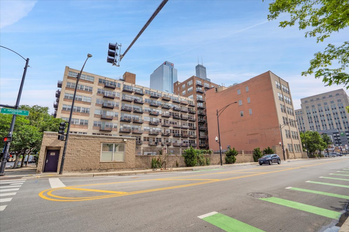 500 South Clinton Street, Unit 527 Chicago, IL 60607 - Photo 37 of 38 Gallery Image 37